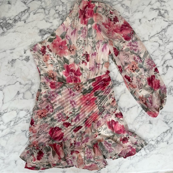 Bloggers Favorite Express metallic floral one shoulder pleated ruffled romper XS - Picture 4 of 16